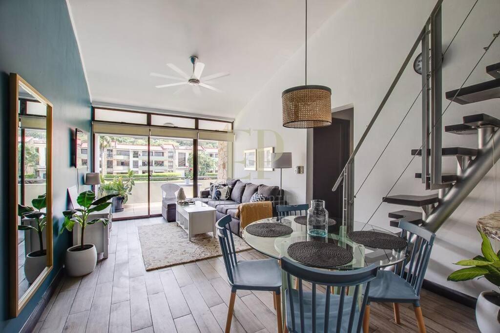 Cr Mariposa Rentals Lakeview Penthouse With Office Space, Pool, Gym, Tennis Santa Ana  Esterno foto