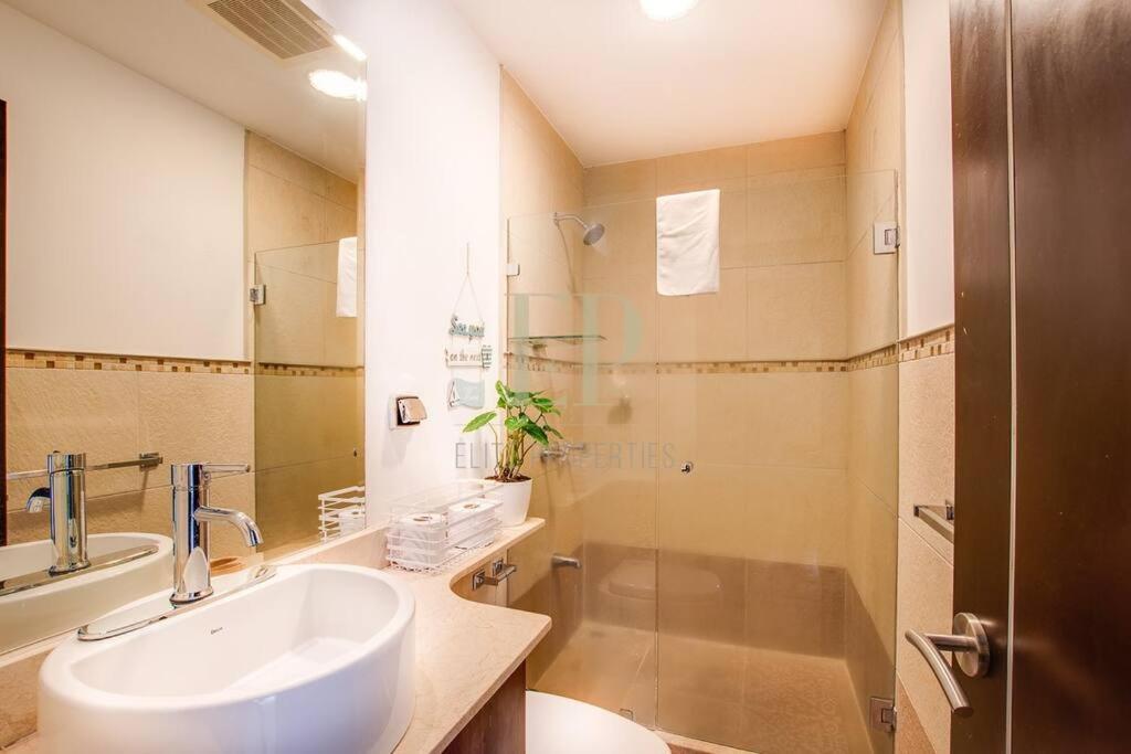 Cr Mariposa Rentals Lakeview Penthouse With Office Space, Pool, Gym, Tennis Santa Ana  Esterno foto