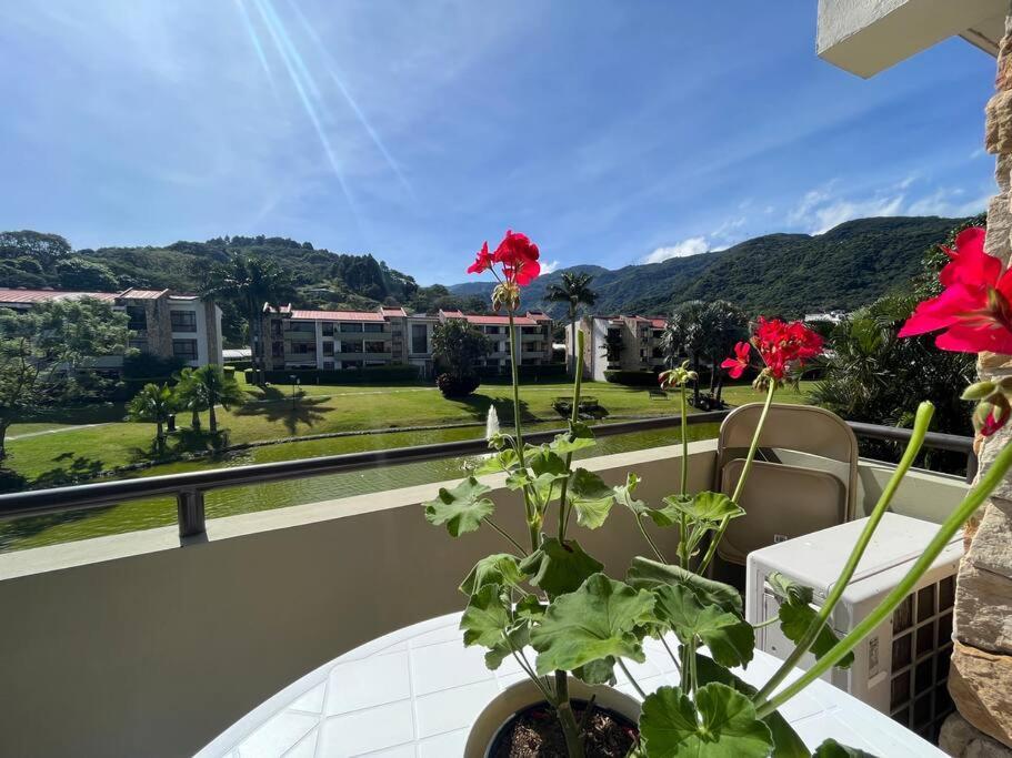 Cr Mariposa Rentals Lakeview Penthouse With Office Space, Pool, Gym, Tennis Santa Ana  Esterno foto