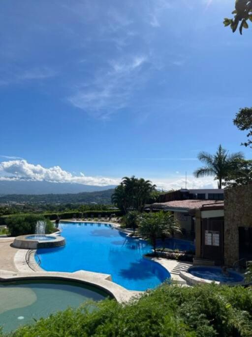 Cr Mariposa Rentals Lakeview Penthouse With Office Space, Pool, Gym, Tennis Santa Ana  Esterno foto