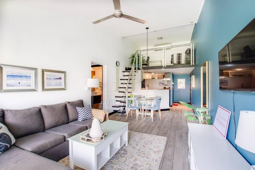 Cr Mariposa Rentals Lakeview Penthouse With Office Space, Pool, Gym, Tennis Santa Ana  Esterno foto