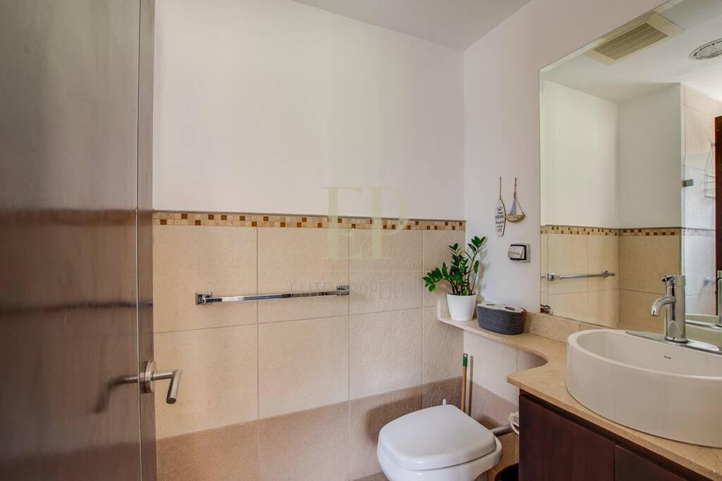 Cr Mariposa Rentals Lakeview Penthouse With Office Space, Pool, Gym, Tennis Santa Ana  Esterno foto