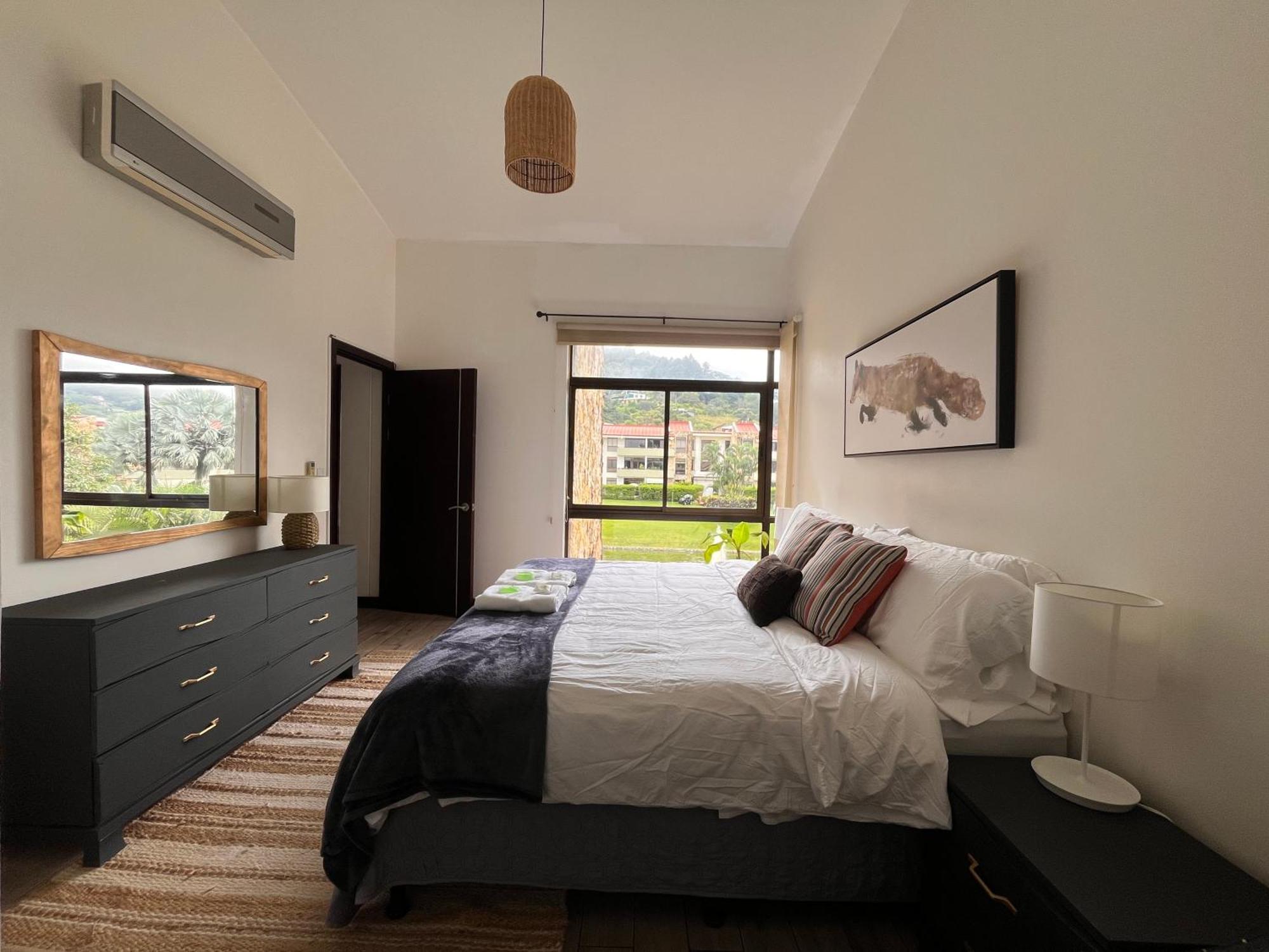 Cr Mariposa Rentals Lakeview Penthouse With Office Space, Pool, Gym, Tennis Santa Ana  Esterno foto